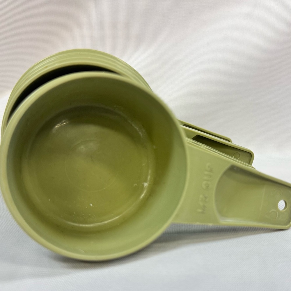 Vintage Tupperware Measuring Cups – Avocado Green – Set of 5 –‎ Nesting